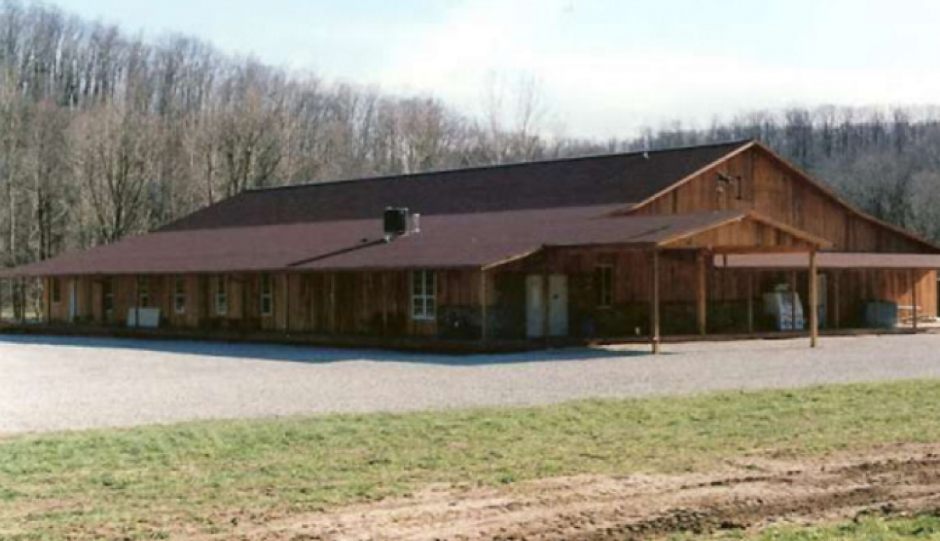 mike-s-music-dance-barn-weddingday-magazine